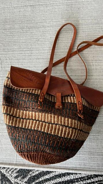 Vintage bag te koop beschikbaar voor biedingen
