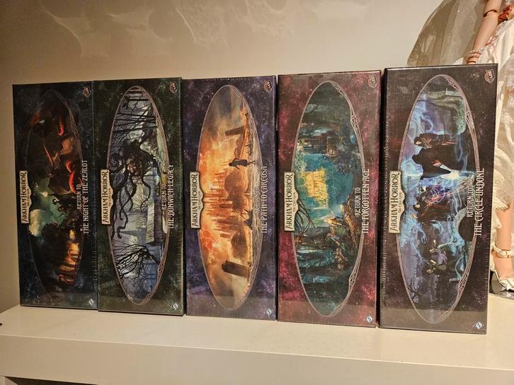 Arkham Horror 5x Return To, Hobby en Vrije tijd, Gezelschapsspellen | Kaartspellen, Nieuw, Ophalen of Verzenden