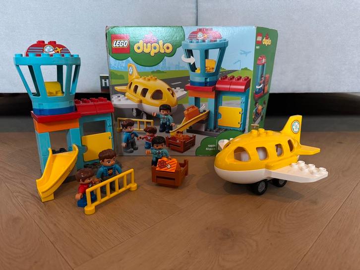 Duplo 10871 - Vliegveld, Kinderen en Baby's, Speelgoed | Duplo en Lego, Zo goed als nieuw, Duplo, Complete set, Ophalen of Verzenden