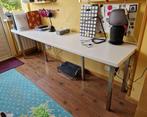 Lange witte tafel (wit aanrechtblad + metalen poten), Ophalen, Zo goed als nieuw, Bureau