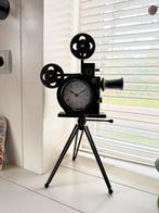 Filmcamera Klok op Statief, Ophalen of Verzenden, Zo goed als nieuw, Analoog, Wekker of Tafelklok