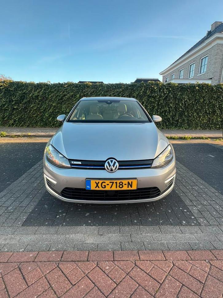 Volkswagen Golf E-golf Elektromotor 136pk 5D Aut. 2019 Grijs, Auto's, Volkswagen, Particulier, Golf, ABS, Achteruitrijcamera, Adaptieve lichten