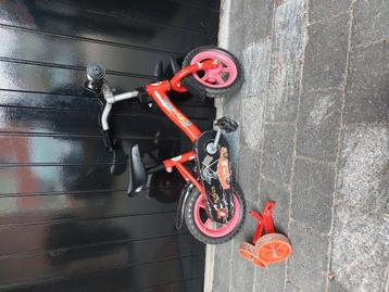 Super leuk rood fietsje beschikbaar voor biedingen