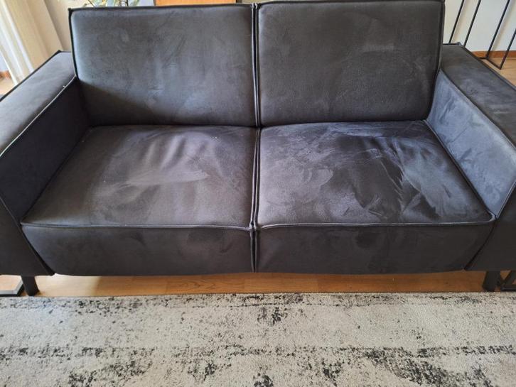 microlederen 2-zitsbank zwart, moet weg voor 15 december., Huis en Inrichting, Banken | Bankstellen, Nieuw, Rechte bank, Tweepersoons