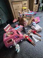 BARBIES MET TOEBEHOREN, Verzamelen, Poppenhuizen en Toebehoren, Ophalen, Gebruikt, Poppenhuis