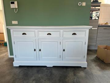 Wit dressoir 3 deurtjes en 3 laden   beschikbaar voor biedingen