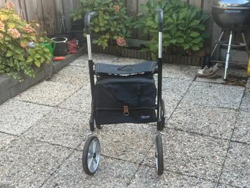 Lichtgewicht rollator beschikbaar voor biedingen