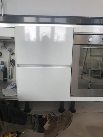 Hooglans witte deurtjes keuken beschikbaar voor biedingen