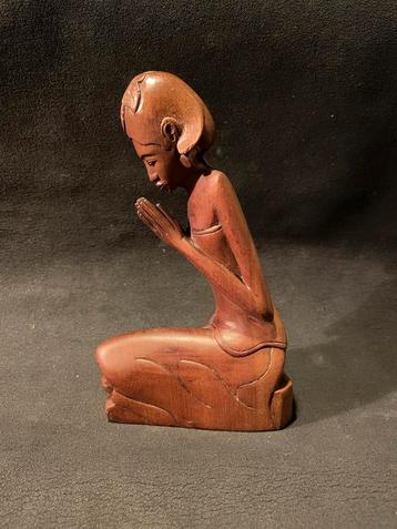 Zeer mooi Pita Maha Bali Art Deco beeld biddende priester beschikbaar voor biedingen