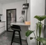 2 zwarte barkrukken, Ophalen, Kunststof, 60 tot 90 cm