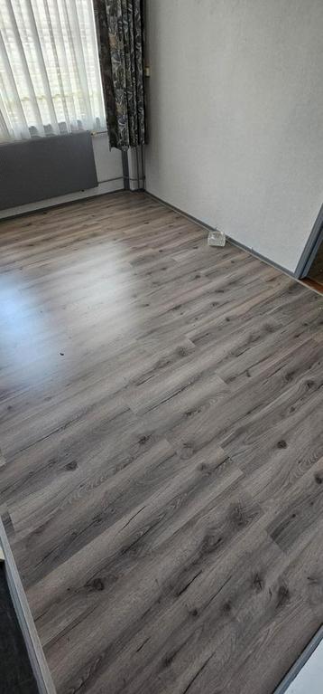 Laminaatvloer ca 15 m2 (in Werkendam) beschikbaar voor biedingen