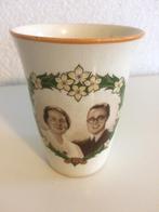 Te koop oude beker van Juliana en Bernard., Ophalen of Verzenden, Gebruikt, Nederland, Servies