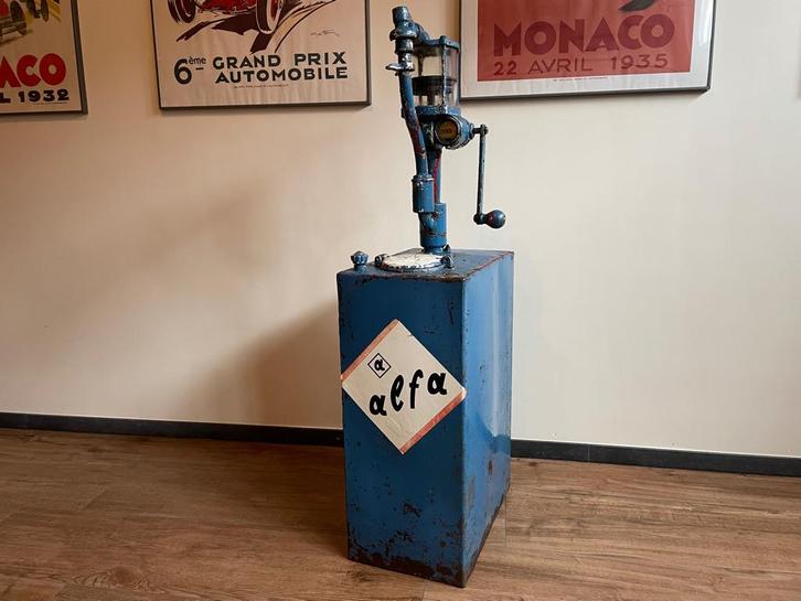 Oliepomp vintage oldtimer, Verzamelen, Automerken, Motoren en Formule 1, Gebruikt, Auto's, Ophalen