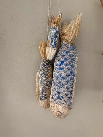 Set van 3 oude landelijke zware houten unieke vissen beschikbaar voor biedingen