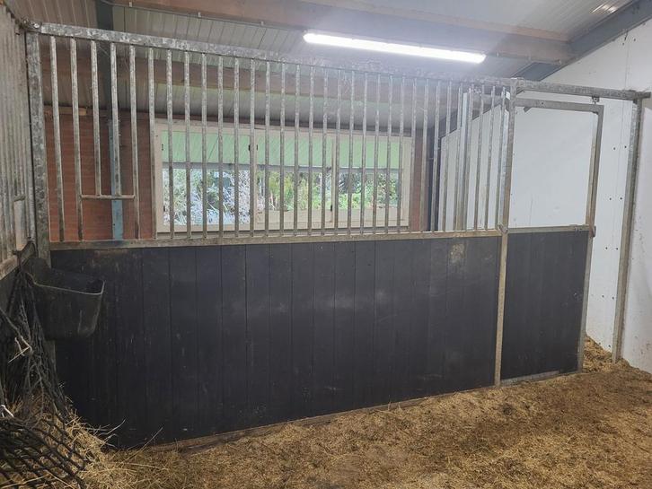 Stalwand met deur 4m x2.20m, Dieren en Toebehoren, Stalling en Weidegang