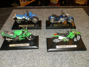 Model motoren Kawasaki 1:12 NinjaKDX220,Vulcan K1R-650 enz beschikbaar voor biedingen