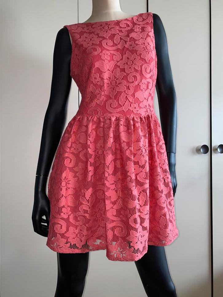 Mooie nieuwe zomerse jurk van merk Mango in maat L, Kleding | Dames, Gelegenheidskleding, Zo goed als nieuw, Maat 38/40 (M), Ophalen of Verzenden