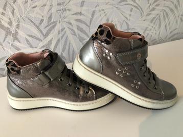 Hoge sneaker/ laarsje/schoen van Primigi maat 34 beschikbaar voor biedingen