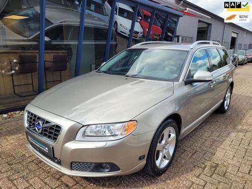Volvo V70 2.5FT Summum 230PK LEER / XENON / TREKHAAK, Auto's, Volvo, Bedrijf, Te koop, V70, ABS, Airbags, Airconditioning, Bochtverlichting