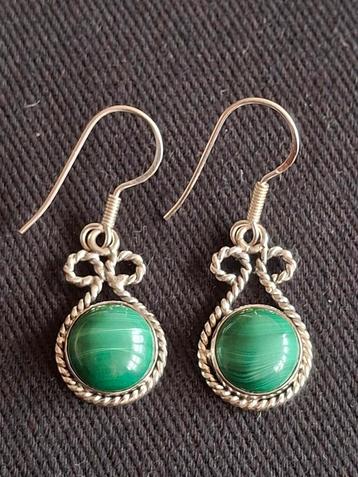 Zilveren oorbellen met Malachiet beschikbaar voor biedingen
