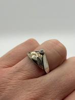 B109 Prachtige zilveren ring Finse stijl maat 17,75, Met kristal, Ophalen of Verzenden, X, Dame