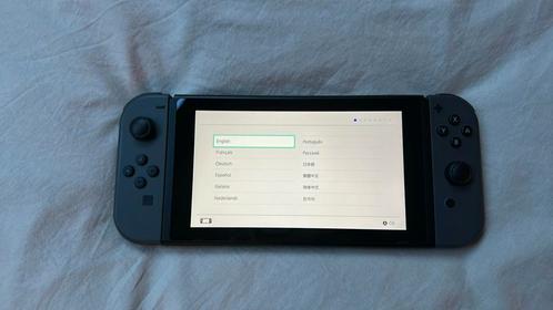 Nintendo Switch V2 (2019, grijs) + accessoires, Spelcomputers en Games, Spelcomputers | Nintendo Switch, Zo goed als nieuw, Switch 2019 Upgrade