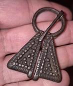 Viking fibula brons bodemvondst 9de 10de eeuw, Ophalen of Verzenden, Brons