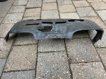 Subaru SF bodemplaat beschikbaar voor biedingen