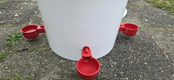  Drinkemmer 20 liter met deksel – kippen, kwartels, eenden beschikbaar voor biedingen