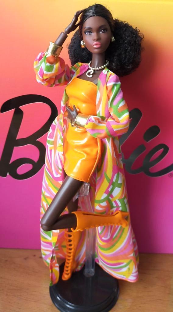 Barbie 50th Anniversary Christie Ooak, Verzamelen, Poppen, Zo goed als nieuw, Fashion Doll, Ophalen of Verzenden