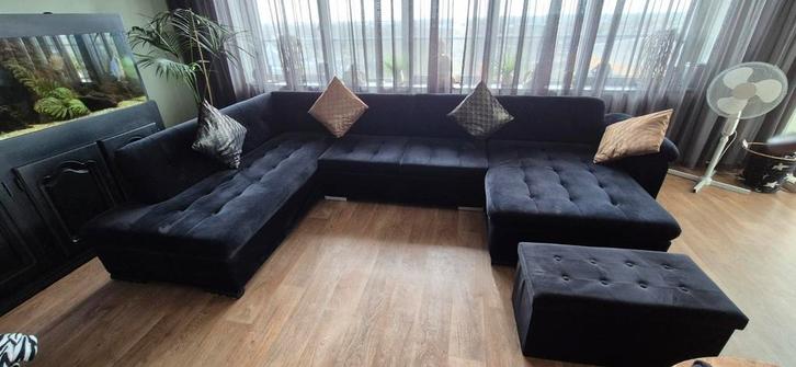 VERKOCHT.   VERKOCHT Velvet zwarte U bank!, Huis en Inrichting, Banken | Complete zithoeken, Zo goed als nieuw, Ophalen of Verzenden