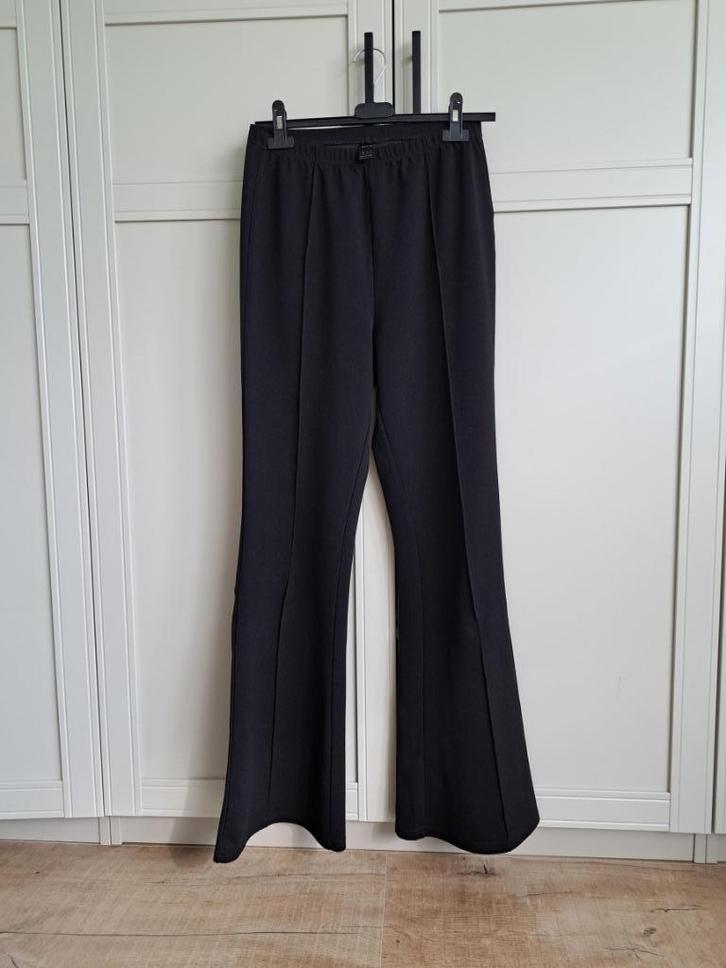 Zwarte pantalon met vouwnaad van Shein, maat S., Kleding | Dames, Broeken en Pantalons, Zo goed als nieuw, Maat 36 (S), Zwart