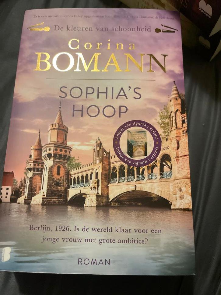 Sophia's Hoop - Corina Bomann, Boeken, Romans, Zo goed als nieuw, Nederland, Ophalen of Verzenden