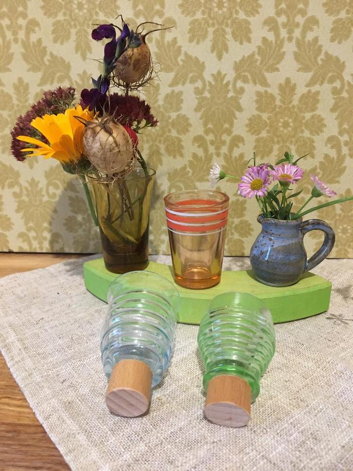 Set 5 vaasjes voor jaarring/seizoenstafel met stekers Uniek!, Hobby en Vrije tijd, Vilt, Zo goed als nieuw, Figuurtje(s), Ophalen of Verzenden