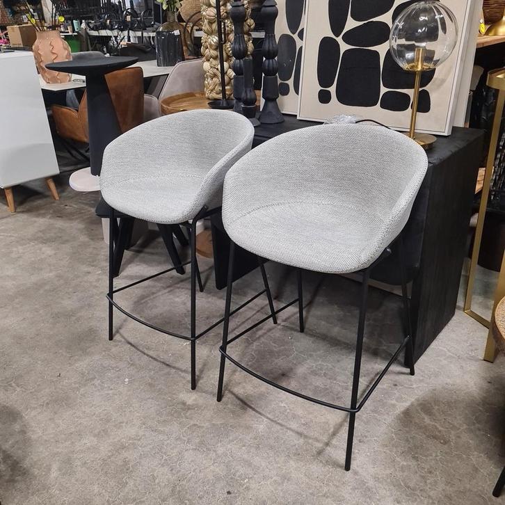 2 x Barkruk Yvette Lichtgrijs 65 cm van Kave Home, Huis en Inrichting, Barkrukken, Nieuw, 60 tot 90 cm, 2 krukken, Ophalen