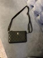 Louis Vuitton Schoudertas Zwart, Sieraden, Tassen en Uiterlijk, Tassen | Schoudertassen, Ophalen, Gebruikt, Zwart
