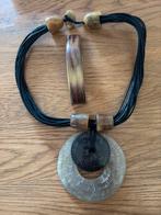 Aparte ketting met vetertjes en hanger, Sieraden, Tassen en Uiterlijk, Kettingen, Verzenden, Nieuw, Bruin, Overige materialen