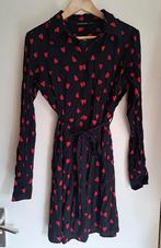 Zwart jurkje met Rode Hartjes - maat 40 / 42, Kleding | Dames, Jurken, Maat 38/40 (M), Ophalen of Verzenden, Zo goed als nieuw