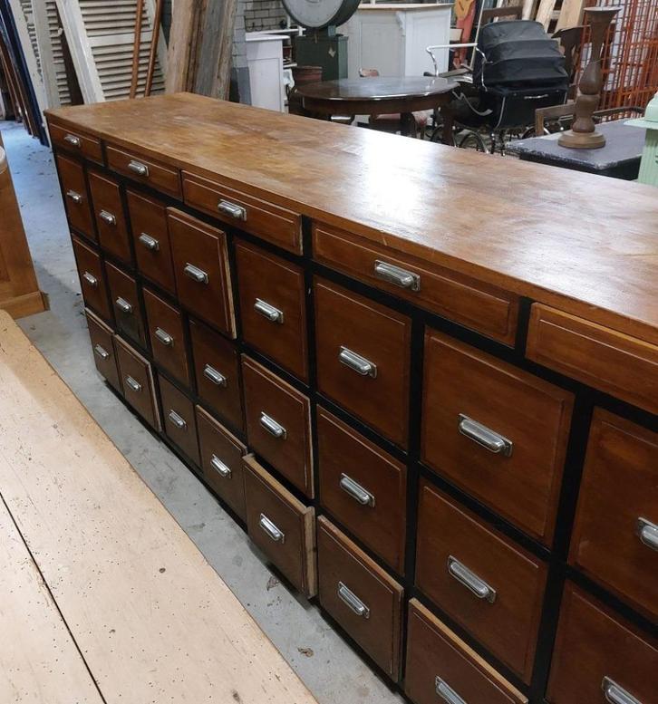 lange oude vitrine toonbank  toonbank met 36 lades, Antiek en Kunst, Curiosa en Brocante, Ophalen