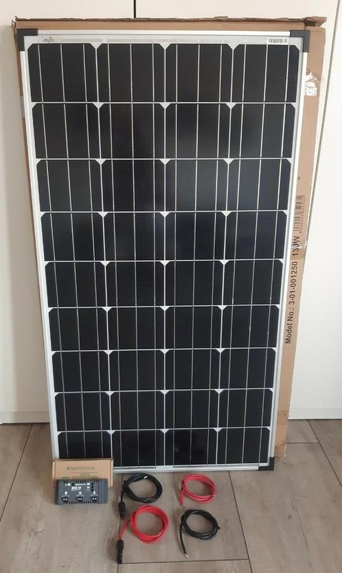 130 watt zonnepaneel met laadregelaar en aansluit kabels, Caravans en Kamperen, Camper-accessoires, Nieuw, Ophalen