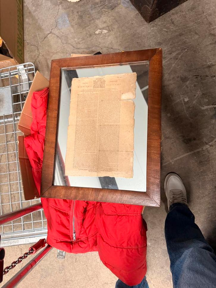 Antiek krantenstuk 1771 in lijst, Antiek en Kunst, Antiek | Spiegels, Minder dan 50 cm, Minder dan 100 cm, Rechthoekig, Ophalen