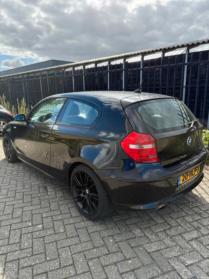 BMW 1-Serie 1.6 I 116 3DR 2009 Zwart lees text goed, Auto's, BMW, Particulier, 1-Serie, Benzine, B, Hatchback, Handgeschakeld