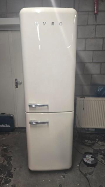 SMEG Koelvriescombi creme(gratis bezorging)! beschikbaar voor biedingen