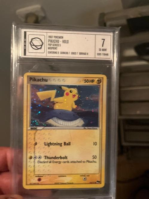 Pikachu pop series 5 holo misprint miscut back upside down, Hobby en Vrije tijd, Verzamelkaartspellen | Pokémon, Zo goed als nieuw