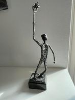 Beeltje “BADMINTON” speler., Antiek en Kunst, Kunst | Designobjecten, Ophalen of Verzenden