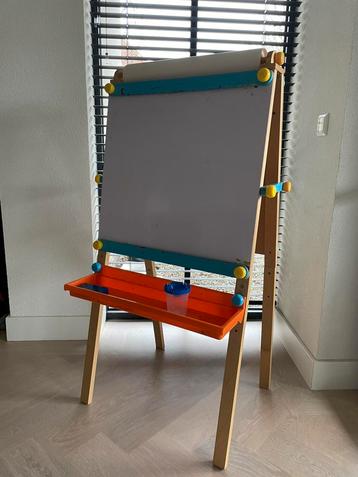 Kidkraft tekenbord; whiteboard, krijtbord en papierrol in 1 beschikbaar voor biedingen