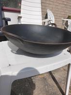 Gietijzeren wok, Huis en Inrichting, Keuken | Potten en Pannen, Ophalen, Zo goed als nieuw, Gietijzer, Wok