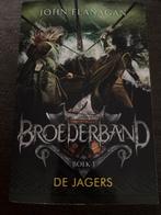Broederband 3: De Jagers - John Flanagan, Boeken, Fantasy, Ophalen of Verzenden, Zo goed als nieuw