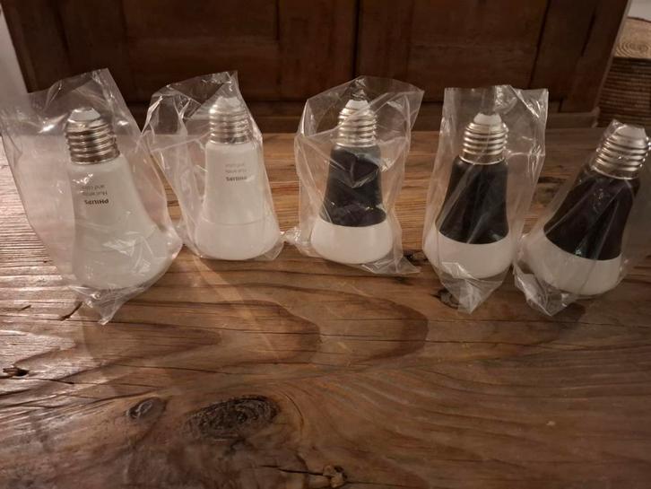 5x Philips Hue Color E27, Huis en Inrichting, Lampen | Losse lampen, Nieuw, Led-lamp, 30 tot 60 watt, E27 (groot), Ophalen of Verzenden