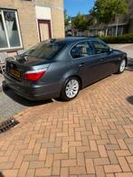 BMW 5-Serie 2.0 520I AUT 2008 Grijs 170 PK, Auto's, BMW, Automaat, Achterwielaandrijving, 1995 cc, Beige
